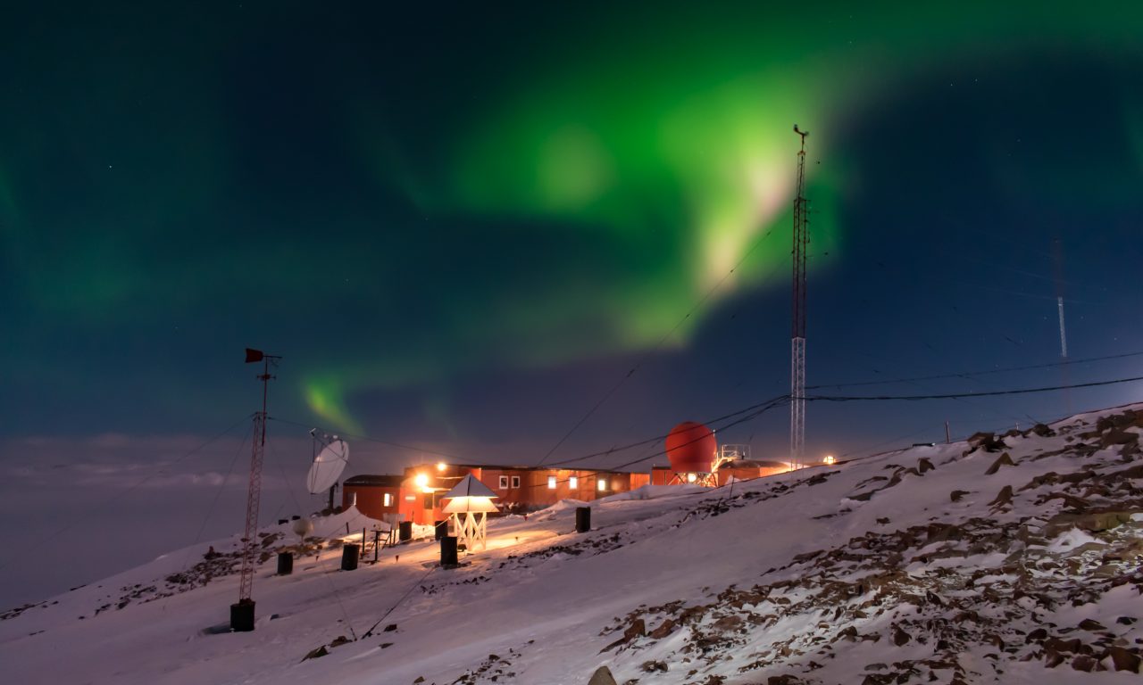 Aurora Austral en Base Antártica